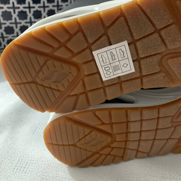 Skechers Women Uno-Stan on Air Black size 6 or 7.5 - Picture 10 of 16